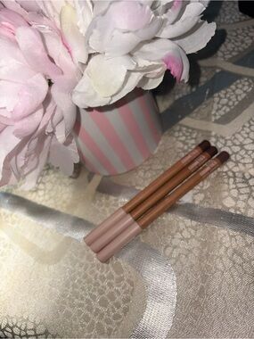 Kylie Cosmetics Lip Liner Trio - Nude, Tan, Brown